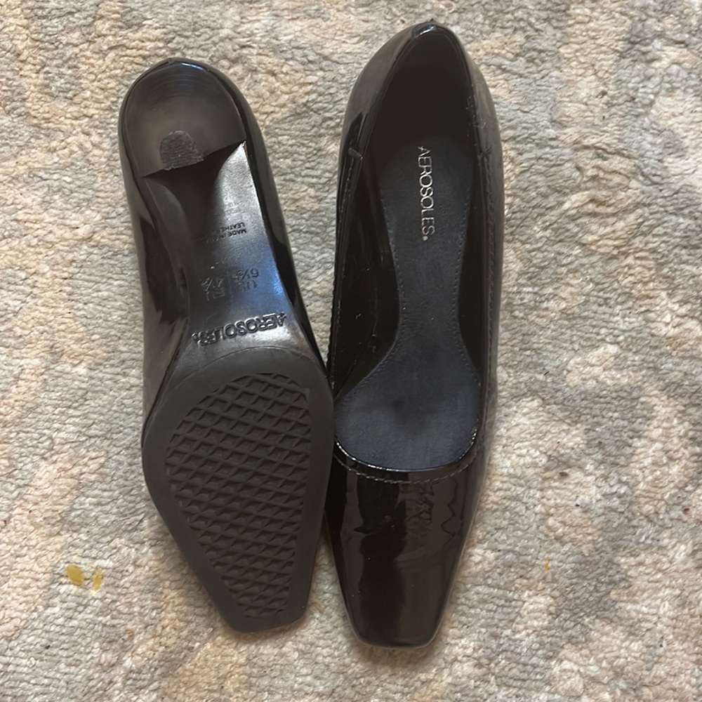 Pumps - Picture 2 of 3